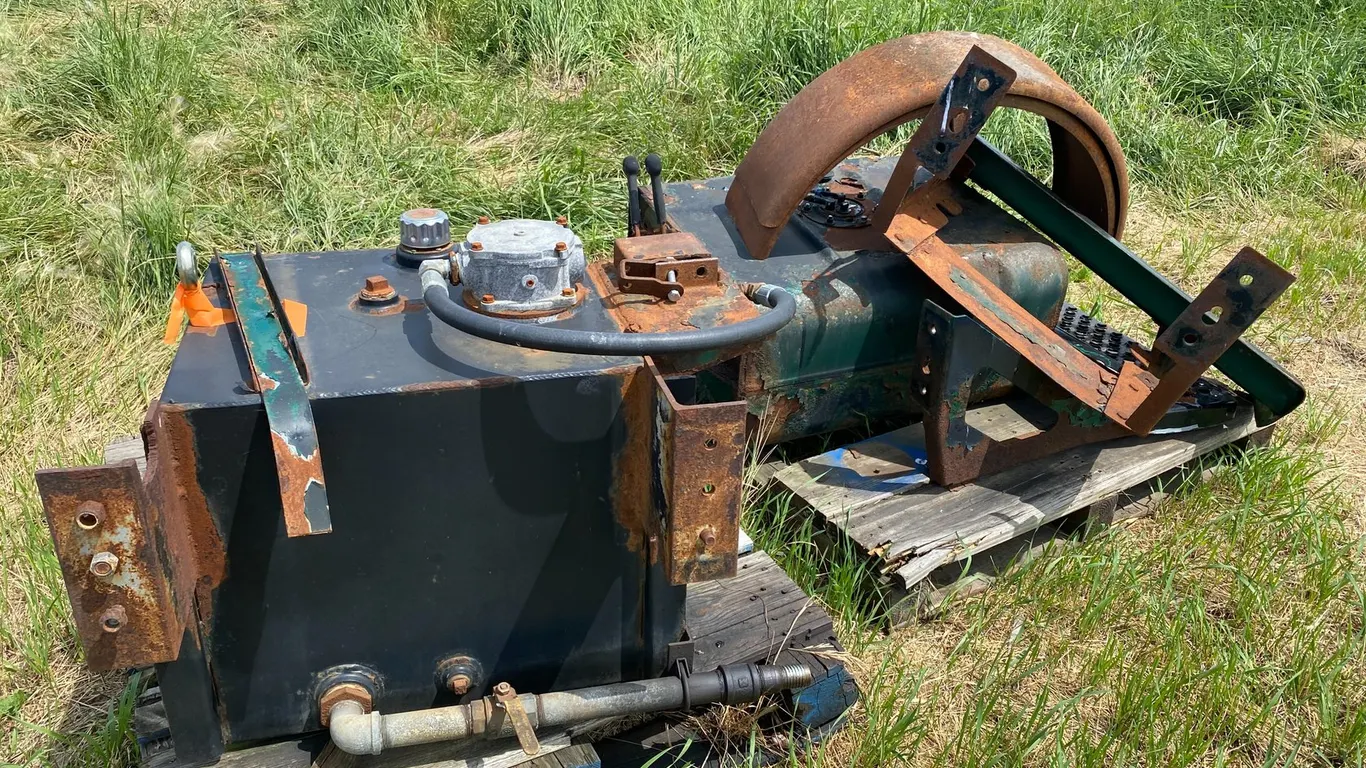 SEMI WET KIT (UNKNOWN) AND MISC PARTS
