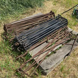 ASSORTMENT OF CONVEYOR CHAIN LINK