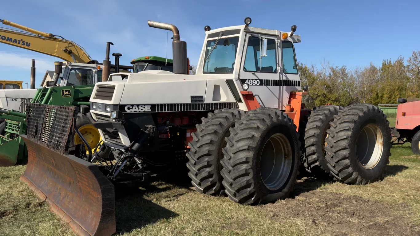 Case 4890 FWD Tractor.