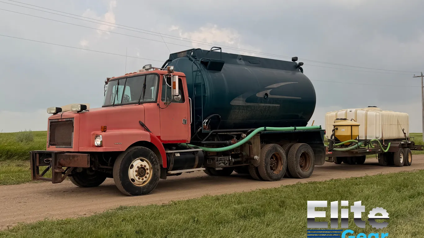 Volvo 100 BBL T/A Water Truck.