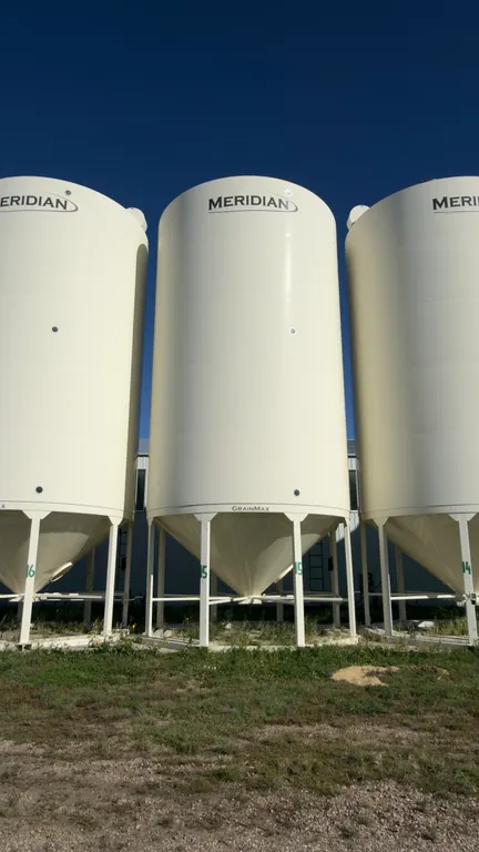Meridian 5000-Bushel Hopper Grain Bin