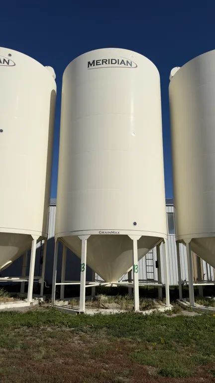 Meridian 5000-Bushel Hopper Grain Bin