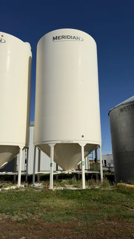 Meridian 5000-Bushel Hopper Grain Bin