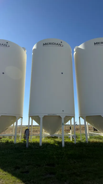 Meridian 5000-Bushel Hopper Grain Bin