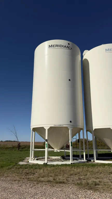 Meridian 5000-Bushel Hopper Grain Bin