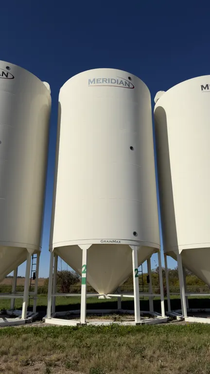 Meridian 5000-Bushel Hopper Grain Bin