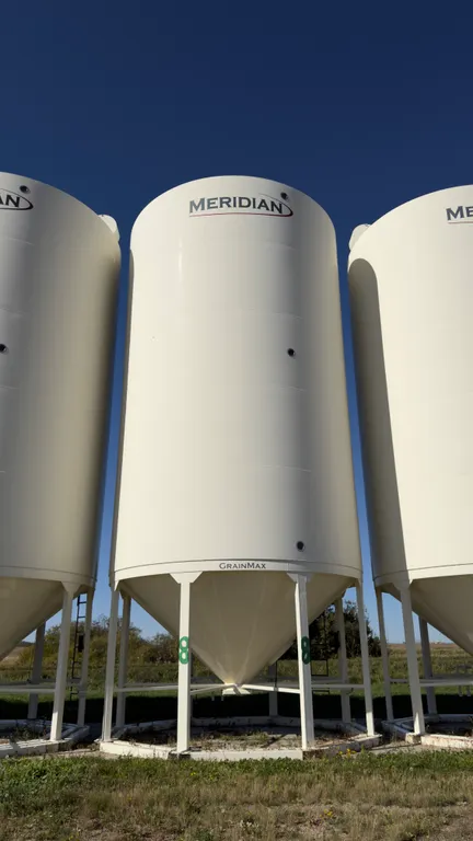 Meridian 5000-Bushel Hopper Grain Bin