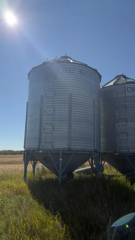 Chief Westland 2150-Bushel Hopper Grain Bin.