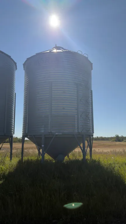 Chief Westland 2150-Bushel Hopper Grain Bin.