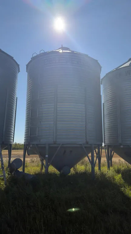Chief Westland 2150-Bushel Hopper Grain Bin.