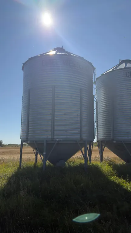 Chief Westland 2150-Bushel Hopper Grain Bin.