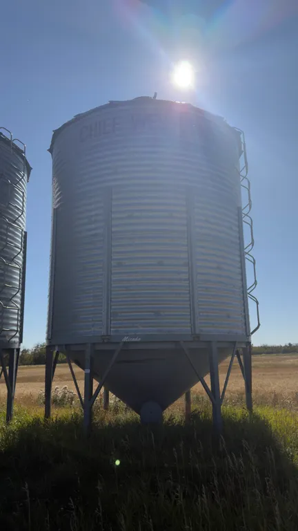 Chief Westland 2150-Bushel Hopper Grain Bin.