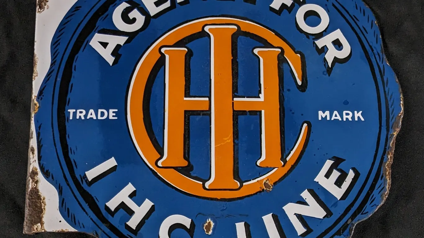 DIE CUT PORCELAIN FLANGE SIGN AGENCY FOR IHC LINE INTERNATIONAL HARVESTER COMPANYDSP,