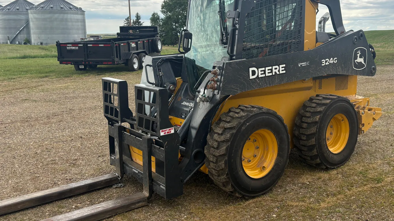 2020 Deere 324G Skid Steer