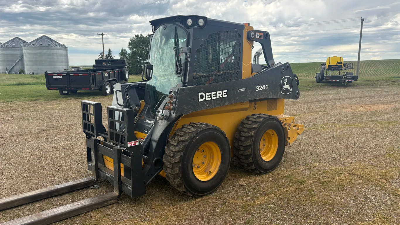 2020 John Deere 324G Loader