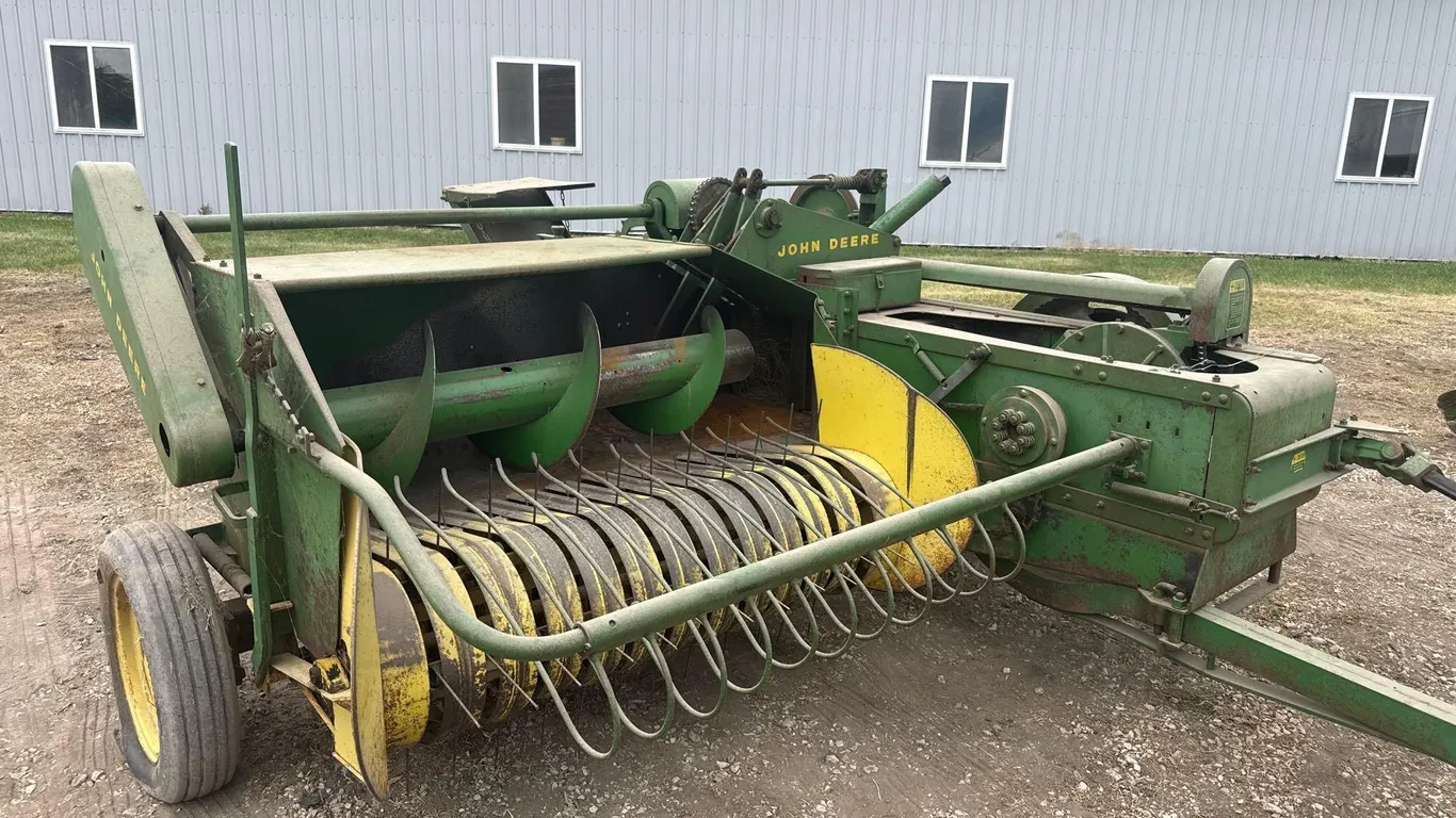John Deere 214T square baler