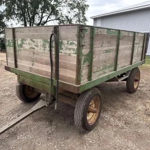 John Deere 70 inch x 10ft Barge Wagon