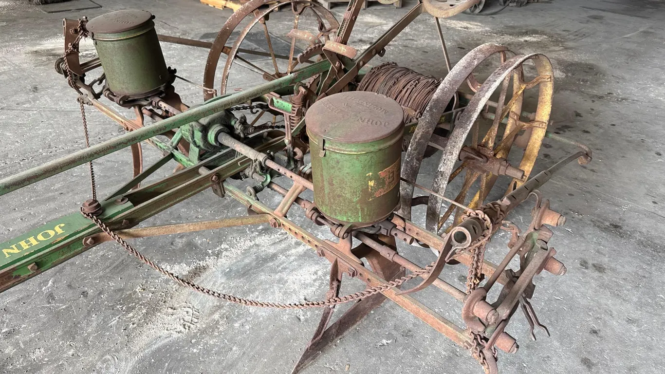 John Deere 2 row #999 planter