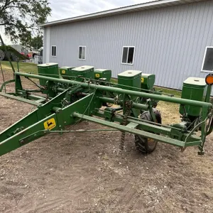 John Deere 1240 4 row Planter