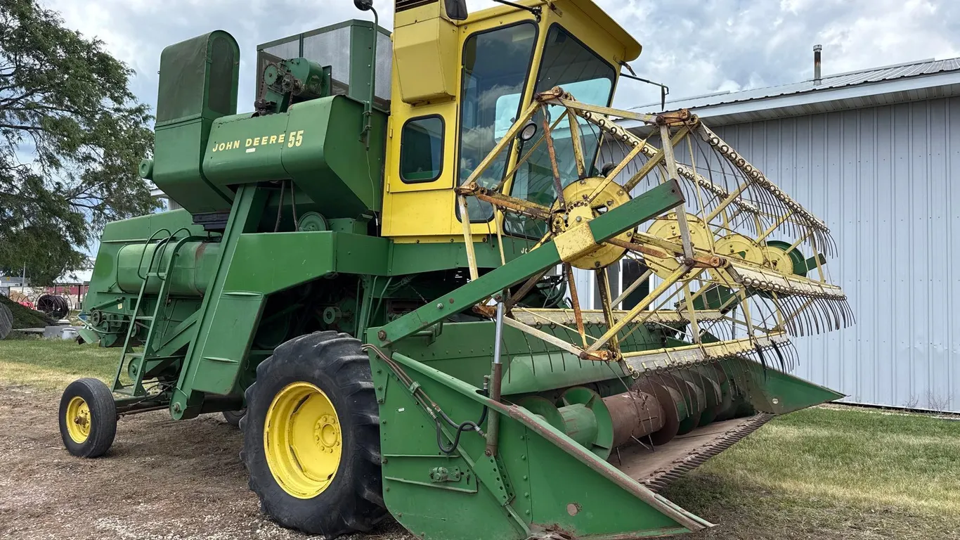 1968 John Deere 55 Combine