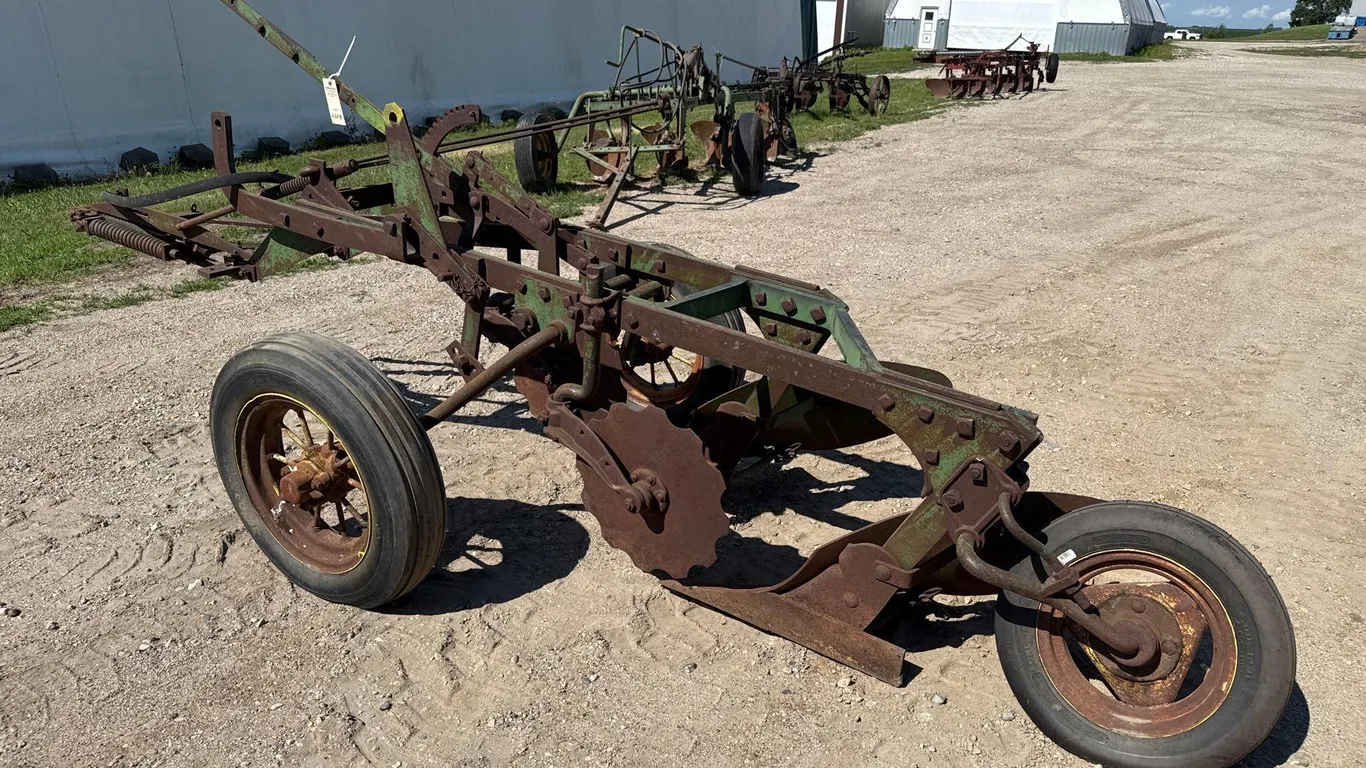 John Deere 2 44 bottom plow