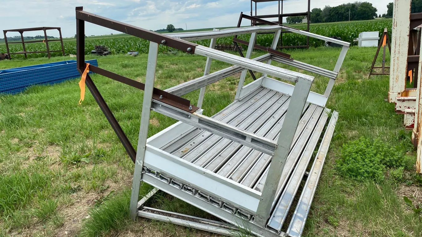 ALUMINUM WORK PLATFORM