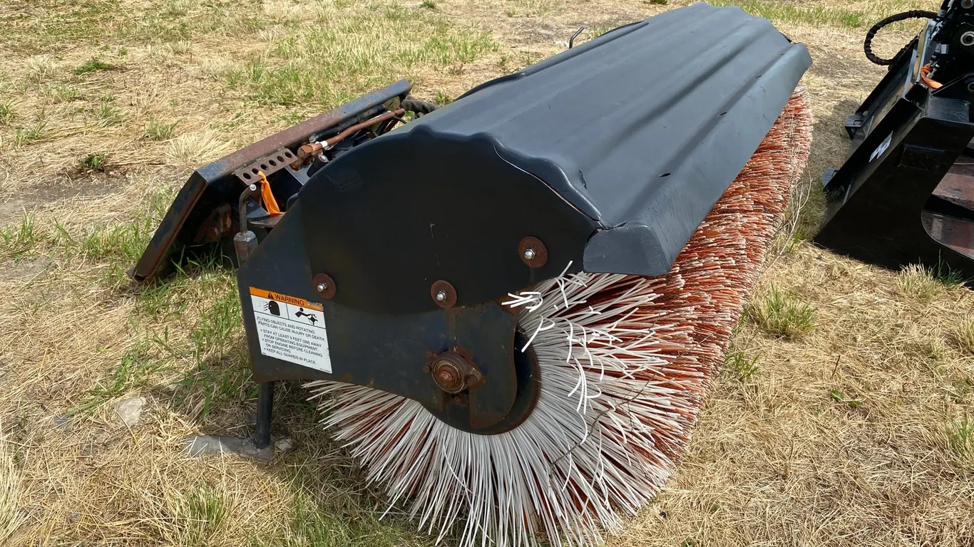 QUICK TACH SWEEPER