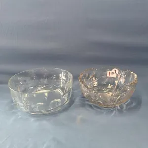 (2) GLASS BOWLS LARGEST IS 8.5IN WIDE X 4IN TALL