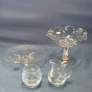 ASSORTED GLASSWARE LOT