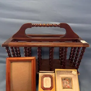 WOODEN MAGAZINE RACK