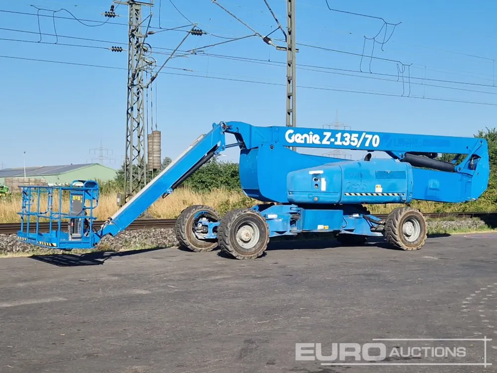 2011 Genie Z-135