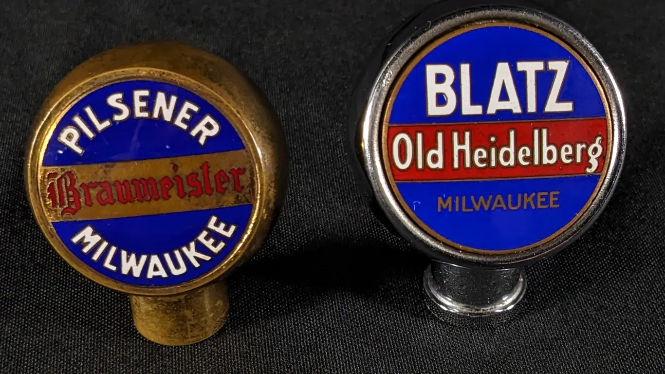 (2) BEER BALL TAP KNOB HANDLES BLATZ OLD HEIDELBERG & BRAUMEISTER PILSENER MILWAUKEE WIS WI