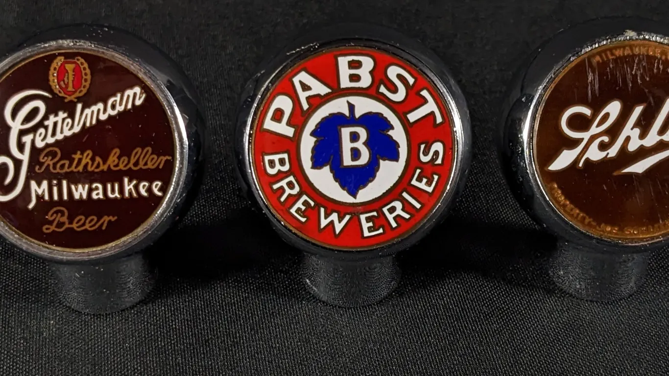 (3) BEER BALL TAP KNOBS SCHLITZ GETTELMAN PABST MILWAUKEE WISCONSIN WIS WI