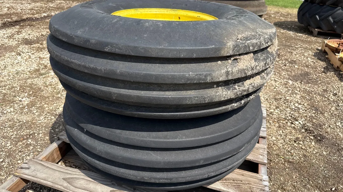 set of 11.00-16 tires/rims