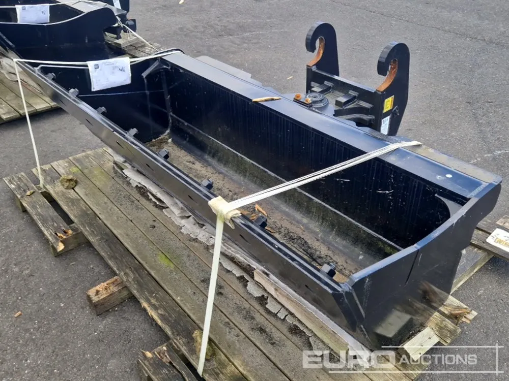 Unused CAT 78" Hydraulic Tilt Ditching Bucket to suit CW30S