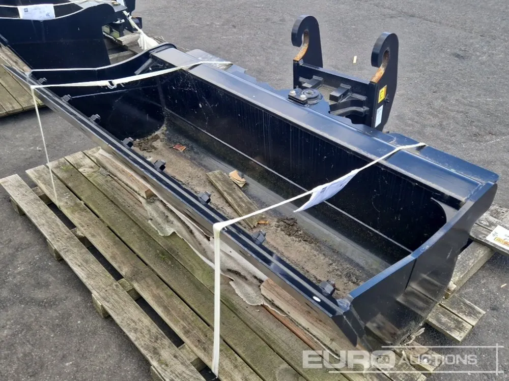 Unused CAT 78" Hydraulic Tilt Ditching Bucket to suit CW30S