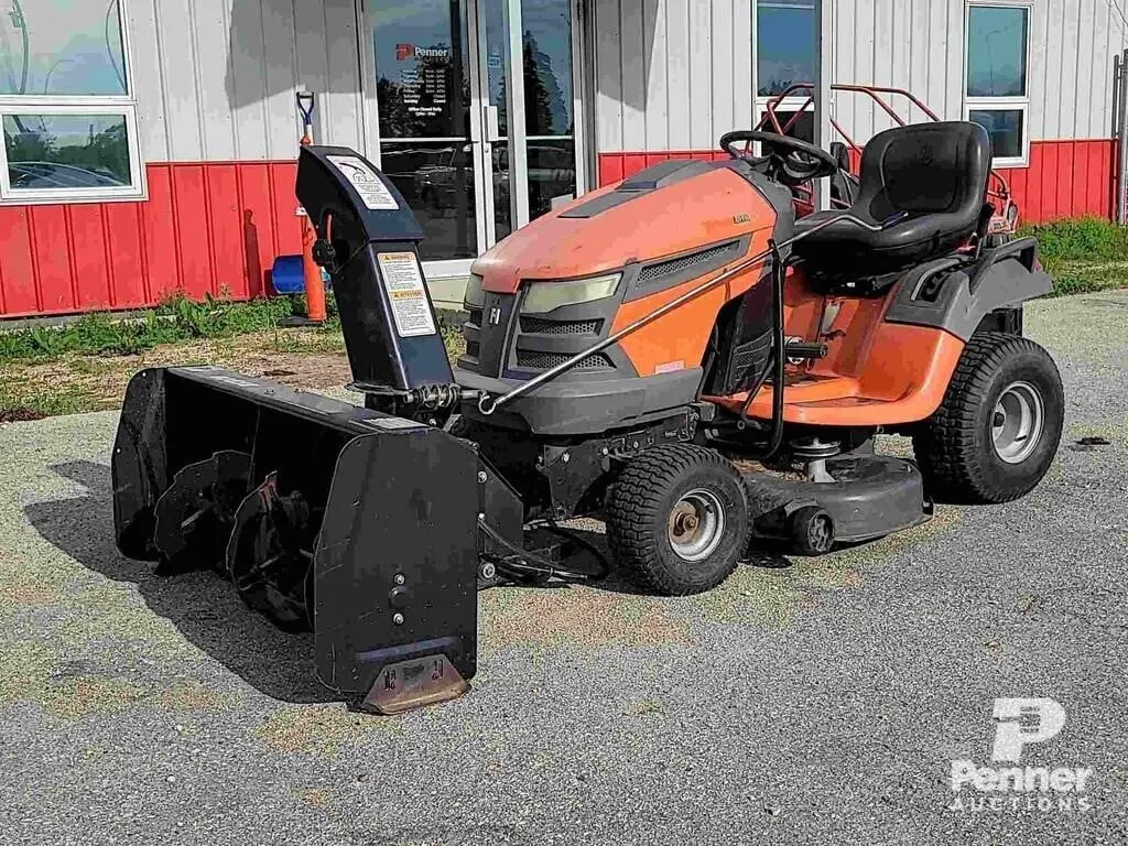 2006 Husqvarna Lawn Tractor 42" Mower & Snowblower