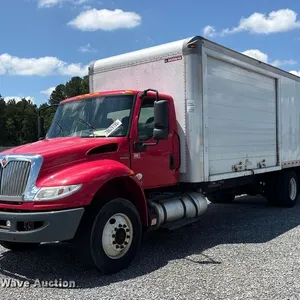2020 International MV607 box truck