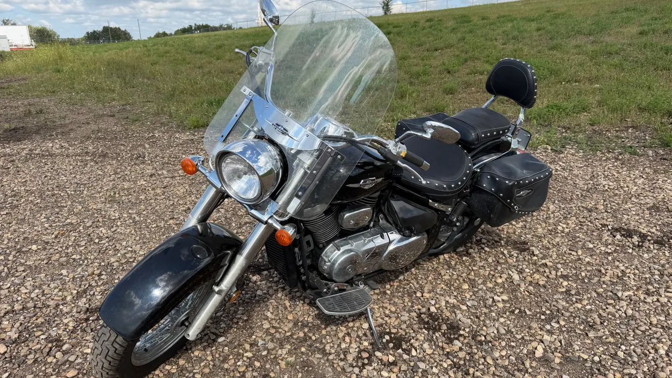 2005 Suzuki VL800 Boulevard C-50T Motorcycle