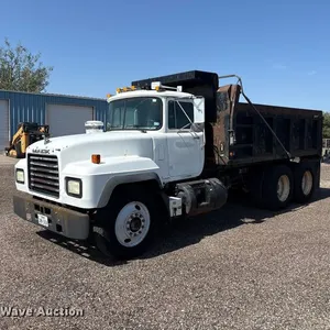 2001 Mack RD688S dump truck