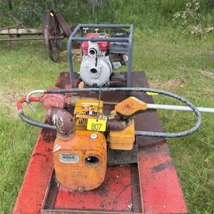 2 water pumps/ 1 hand oil pump
