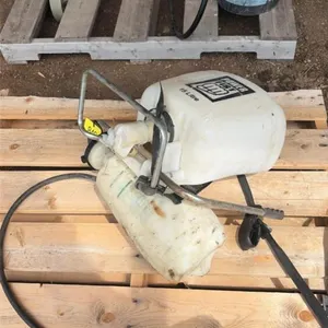 2- hand yard sprayers