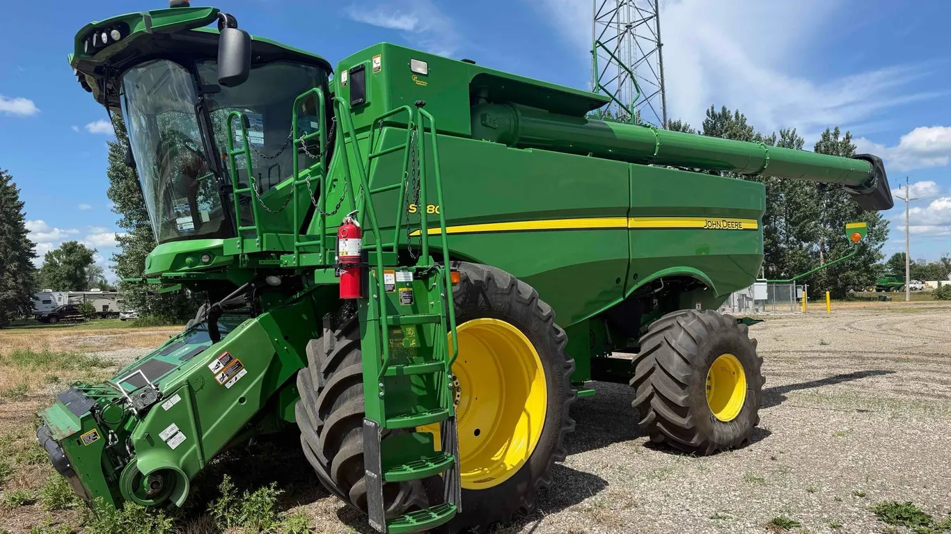 2019 John Deere S780 Combine