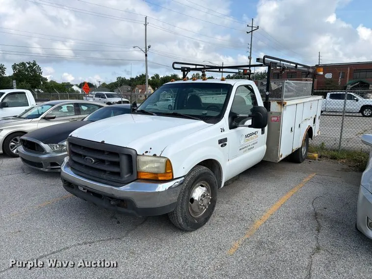 2000 Ford F350 Super Duty utility bed pickup truck