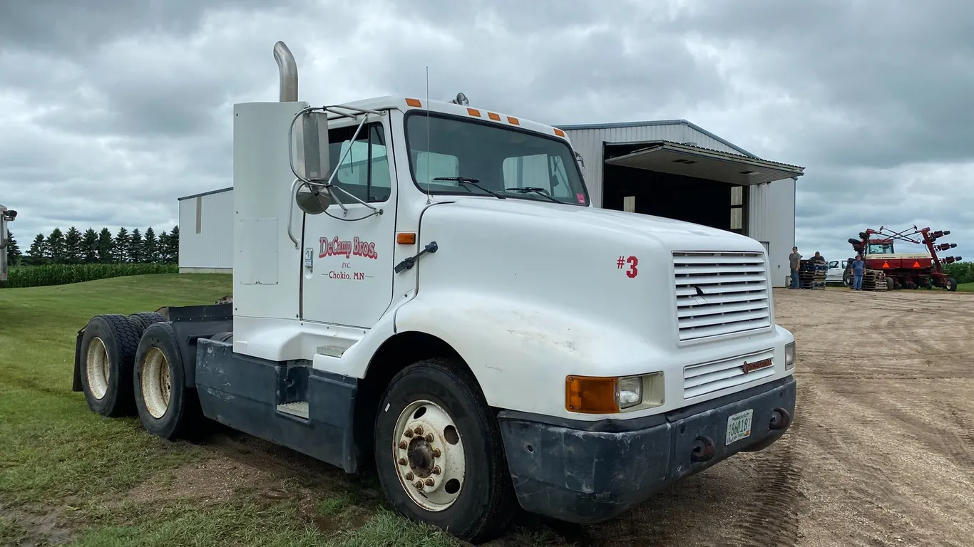 1993 IH 8300