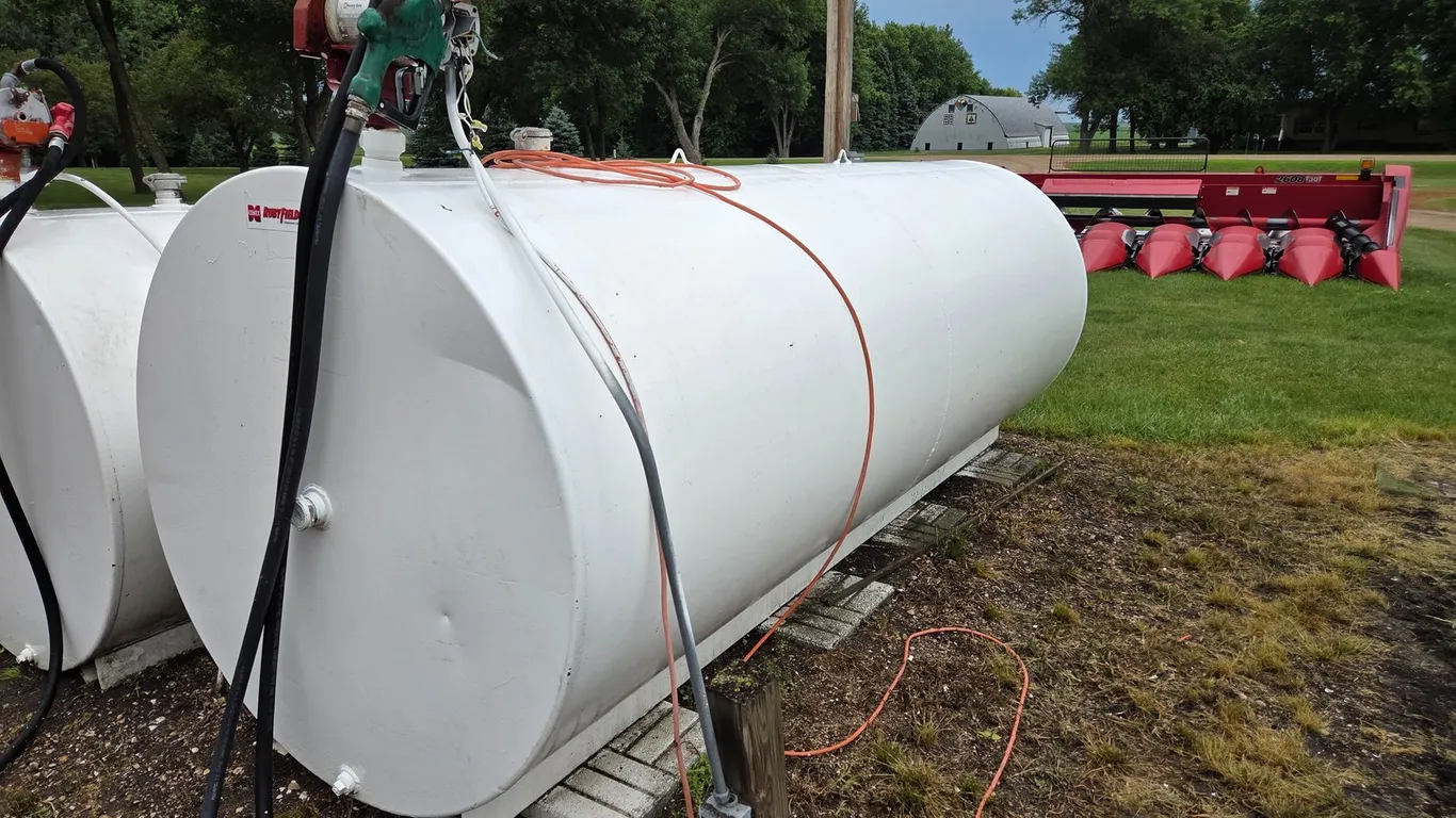 1000 GALLON FUEL TANK