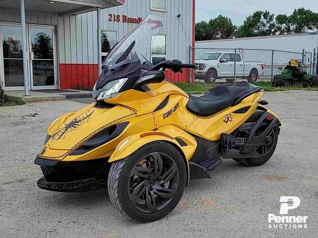 2013 Can-AM Spyder Motorcycle ST-S 998cc