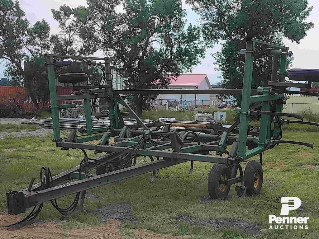 John Deere 23' 1610 Deep Tiller