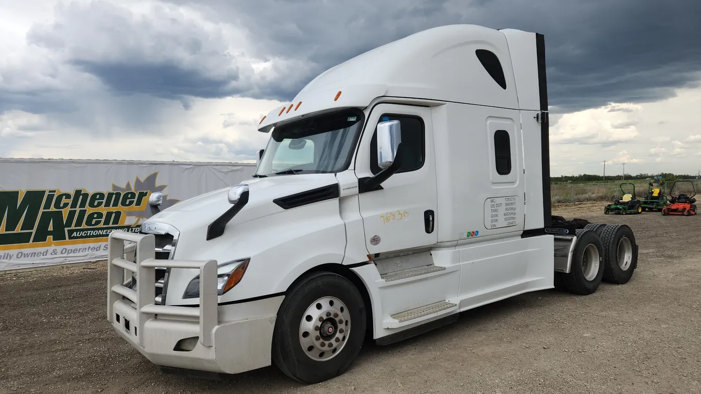 2019 Freightliner Cascadia T/A Sleeper Tractor