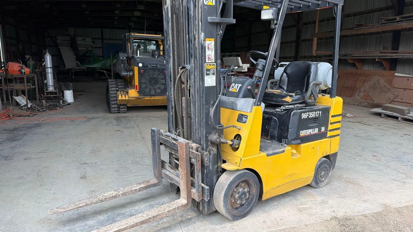 Caterpillar 30 Forklift
